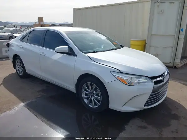 4T1BF1FK8GU219289 2016 TOYOTA CAMRY - Image 1
