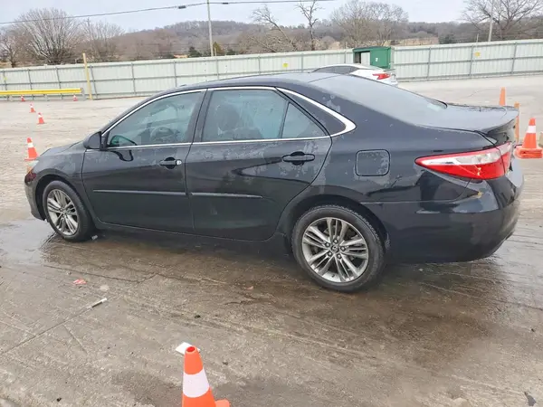 4T1BF1FK8GU220751 2016 TOYOTA CAMRY - Image 2