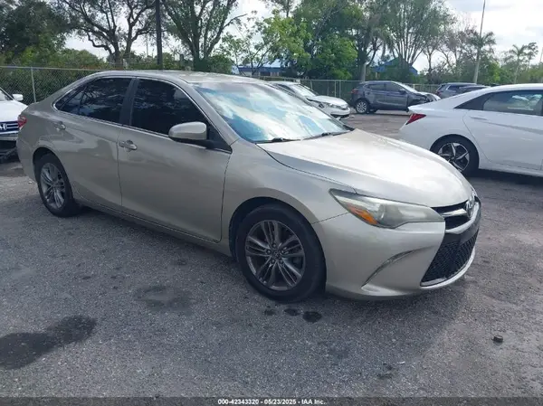 4T1BF1FK8GU220863 2016 TOYOTA CAMRY - Image 1