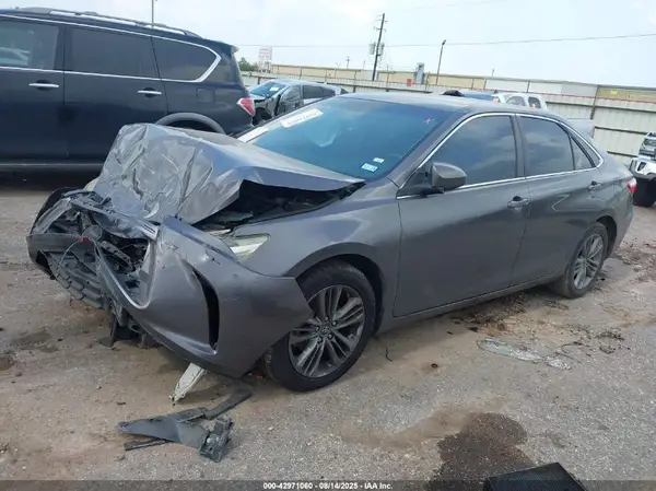 4T1BF1FK8GU224458 2016 TOYOTA CAMRY - Image 2