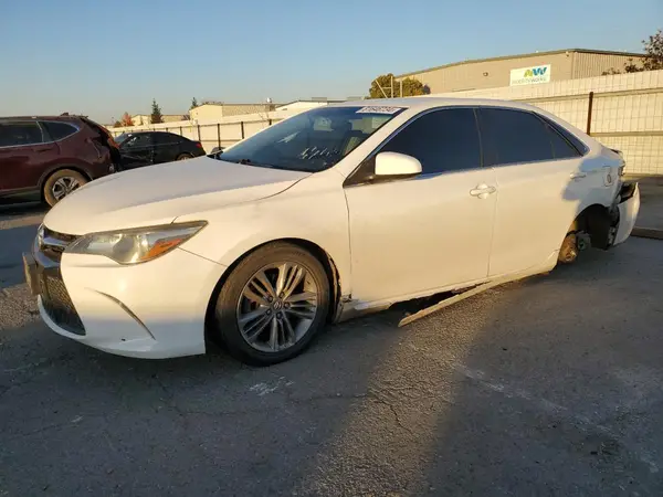 4T1BF1FK8GU225884 2016 TOYOTA CAMRY - Image 1