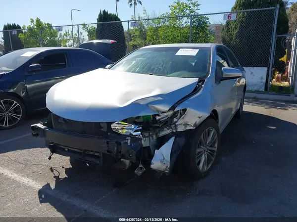 4T1BF1FK8GU227294 2016 TOYOTA CAMRY - Image 2