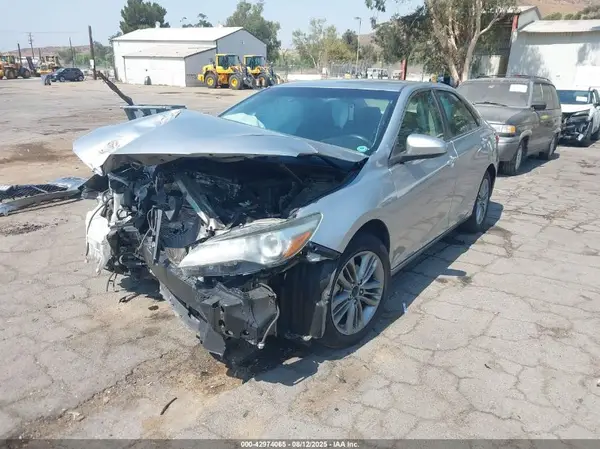 4T1BF1FK8GU233645 2016 TOYOTA CAMRY - Image 2