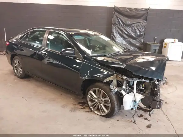 4T1BF1FK8GU236903 2016 TOYOTA CAMRY - Image 1