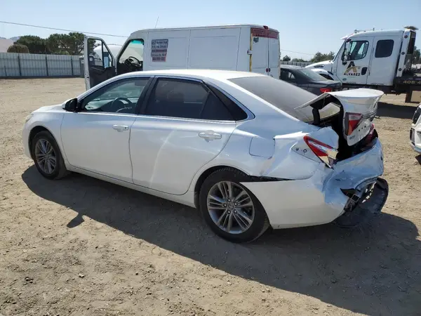 4T1BF1FK8GU238621 2016 TOYOTA CAMRY - Image 2