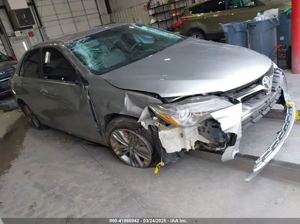 4T1BF1FK8GU242264 2016 TOYOTA CAMRY - Image 1