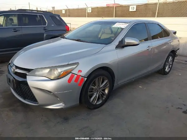 4T1BF1FK8GU242734 2016 TOYOTA CAMRY - Image 2