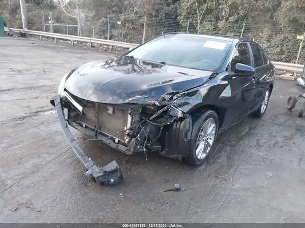 4T1BF1FK8GU245147 2016 TOYOTA CAMRY - Image 2
