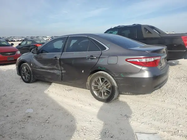 4T1BF1FK8GU247450 2016 TOYOTA CAMRY - Image 2