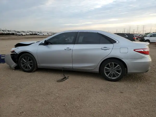 4T1BF1FK8GU247593 2016 TOYOTA CAMRY - Image 2