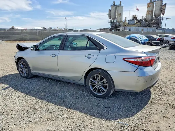 4T1BF1FK8GU249330 2016 TOYOTA CAMRY - Image 2