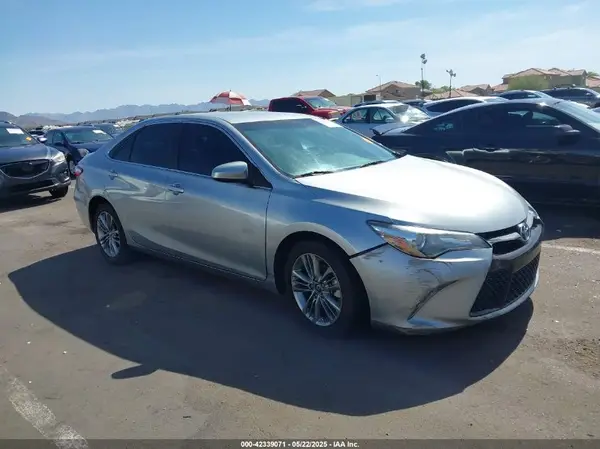 4T1BF1FK8GU251949 2016 TOYOTA CAMRY - Image 1