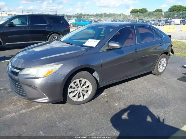 4T1BF1FK8GU252244 2016 TOYOTA CAMRY - Image 2