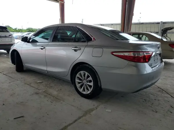 4T1BF1FK8GU252342 2016 TOYOTA CAMRY - Image 2