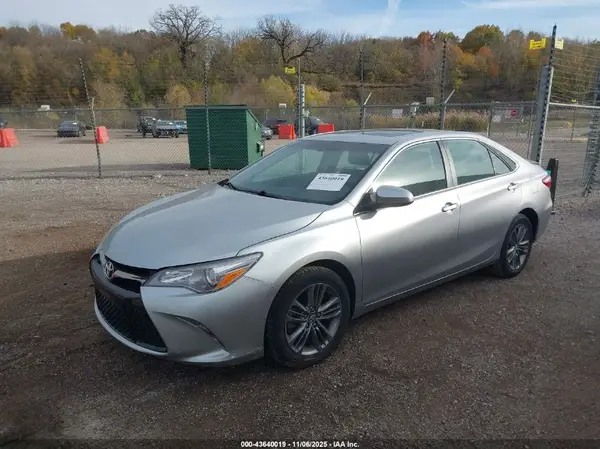 4T1BF1FK8GU252650 2016 TOYOTA CAMRY - Image 2
