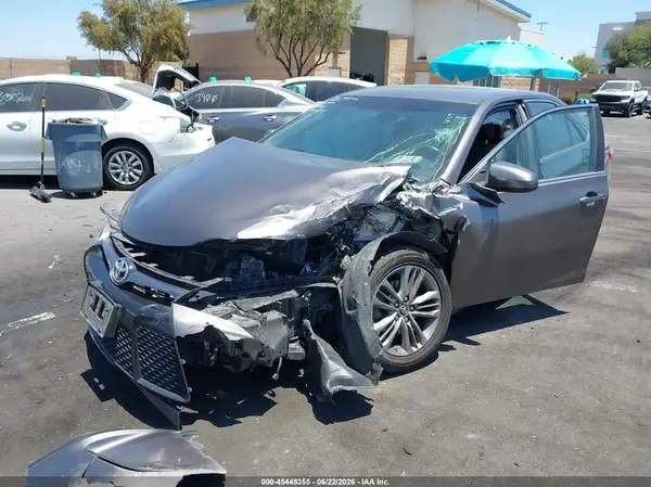 4T1BF1FK8GU256665 2016 TOYOTA CAMRY - Image 2