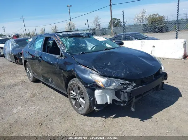 4T1BF1FK8GU257671 2016 TOYOTA CAMRY - Image 1