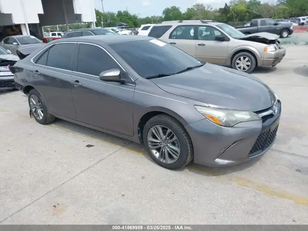 4T1BF1FK8GU259744 2016 TOYOTA CAMRY - Image 1