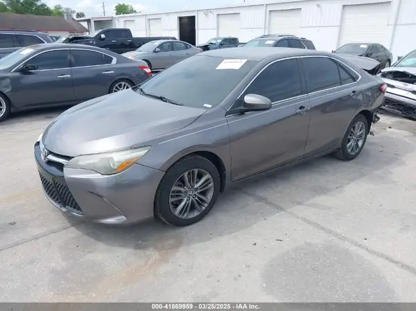 4T1BF1FK8GU259744 2016 TOYOTA CAMRY - Image 2