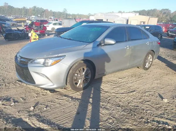 4T1BF1FK8GU260358 2016 TOYOTA CAMRY - Image 2