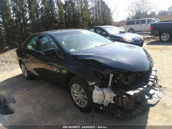 4T1BF1FK8GU260781 2016 TOYOTA CAMRY - Image 1