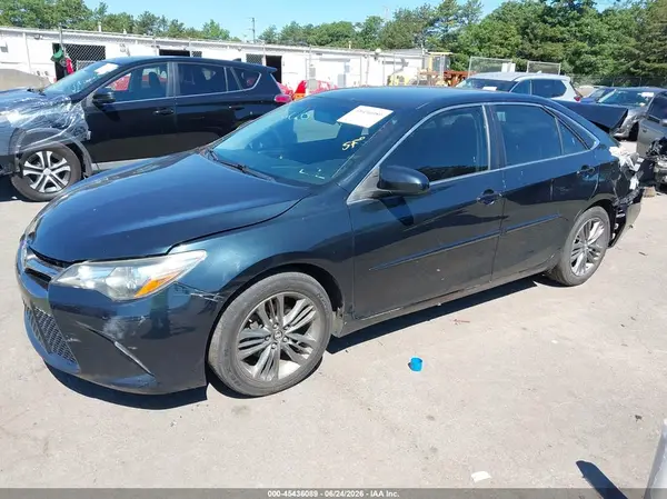 4T1BF1FK8GU261784 2016 TOYOTA CAMRY - Image 2