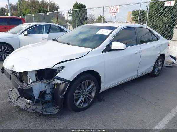 4T1BF1FK8GU264085 2016 TOYOTA CAMRY - Image 2