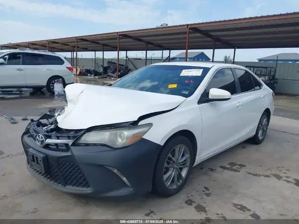 4T1BF1FK8GU264099 2016 TOYOTA CAMRY - Image 2