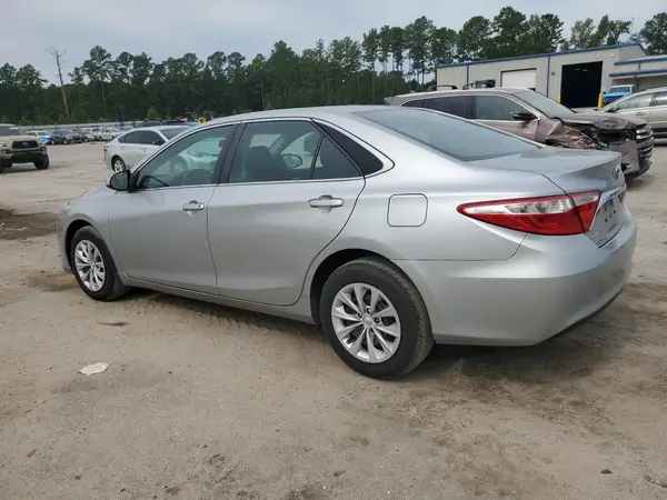 4T1BF1FK8GU501402 2016 TOYOTA CAMRY - Image 2