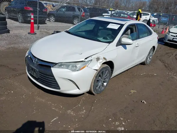 4T1BF1FK8GU501593 2016 TOYOTA CAMRY - Image 2