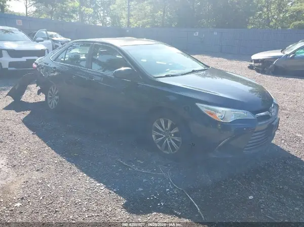 4T1BF1FK8GU502100 2016 TOYOTA CAMRY - Image 1