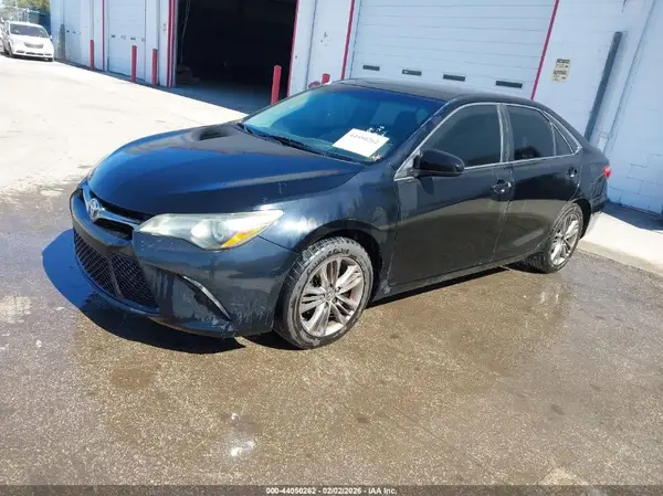 4T1BF1FK8GU506194 2016 TOYOTA CAMRY - Image 2