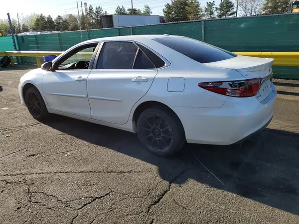 4T1BF1FK8GU508785 2016 TOYOTA CAMRY - Image 2
