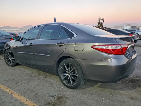 4T1BF1FK8GU511685 2016 TOYOTA CAMRY - Image 2