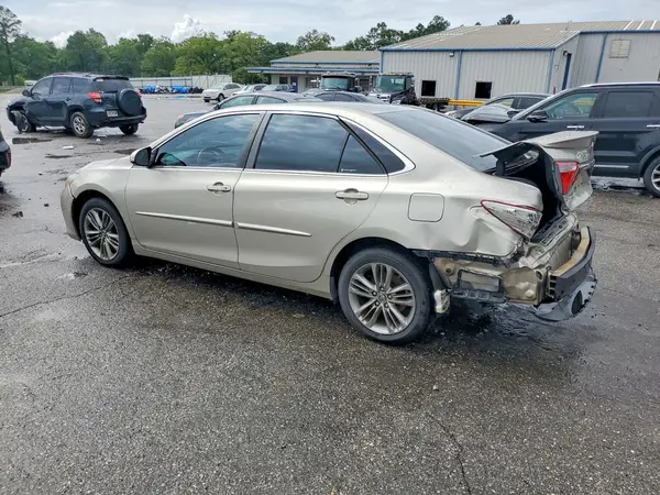 4T1BF1FK8GU512917 2016 TOYOTA CAMRY - Image 2