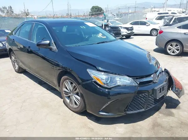 4T1BF1FK8GU513386 2016 TOYOTA CAMRY - Image 1