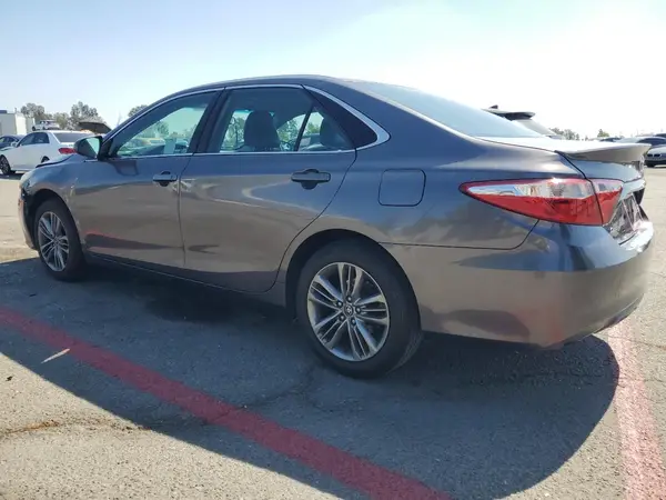 4T1BF1FK8GU513579 2016 TOYOTA CAMRY - Image 2