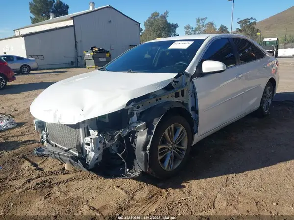4T1BF1FK8GU514540 2016 TOYOTA CAMRY - Image 2