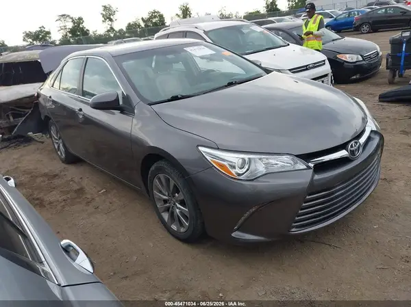 4T1BF1FK8GU516031 2016 TOYOTA CAMRY - Image 1