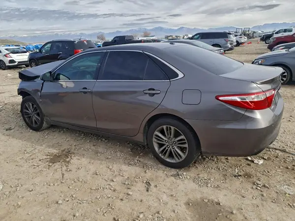 4T1BF1FK8GU516319 2016 TOYOTA CAMRY - Image 2