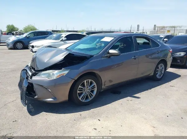 4T1BF1FK8GU517356 2016 TOYOTA CAMRY - Image 2