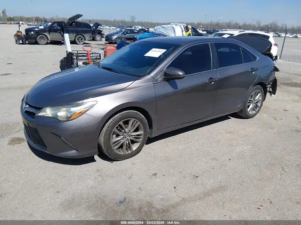 4T1BF1FK8GU517860 2016 TOYOTA CAMRY - Image 2