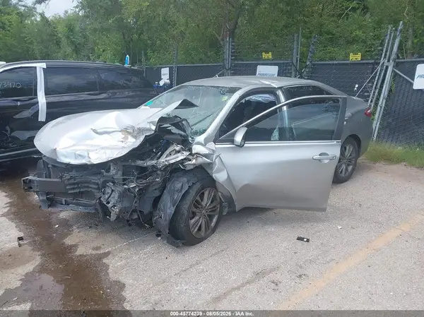 4T1BF1FK8GU518376 2016 TOYOTA CAMRY - Image 2
