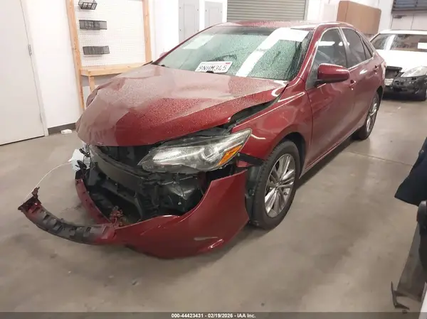 4T1BF1FK8GU520421 2016 TOYOTA CAMRY - Image 2