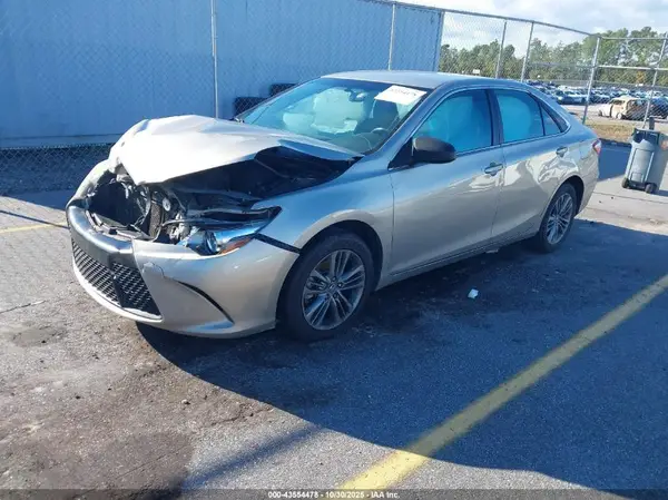 4T1BF1FK8GU520435 2016 TOYOTA CAMRY - Image 2