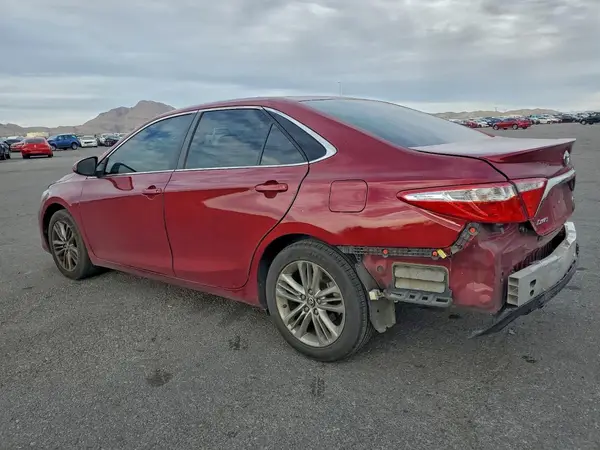 4T1BF1FK8GU526302 2016 TOYOTA CAMRY - Image 2