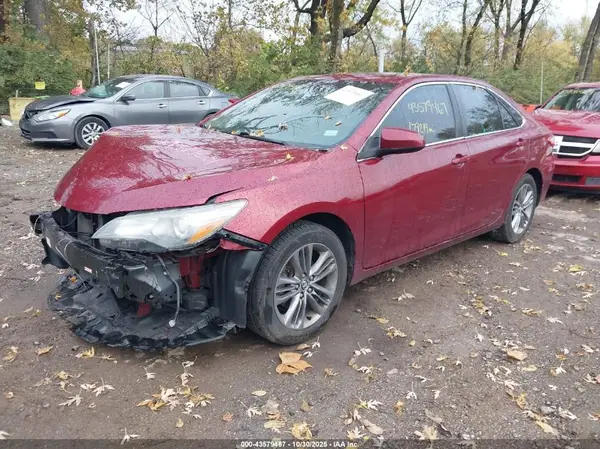4T1BF1FK8GU526977 2016 TOYOTA CAMRY - Image 2