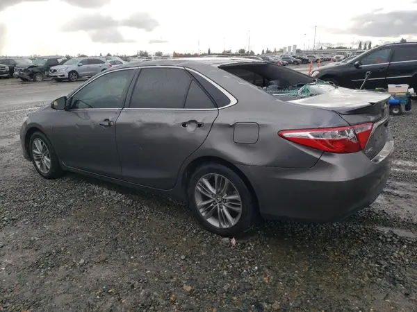 4T1BF1FK8GU527787 2016 TOYOTA CAMRY - Image 2