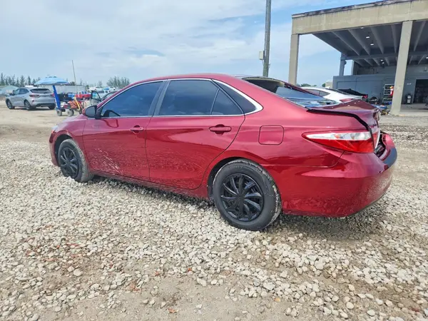 4T1BF1FK8GU528115 2016 TOYOTA CAMRY - Image 2