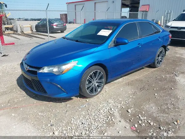 4T1BF1FK8GU530446 2016 TOYOTA CAMRY - Image 2